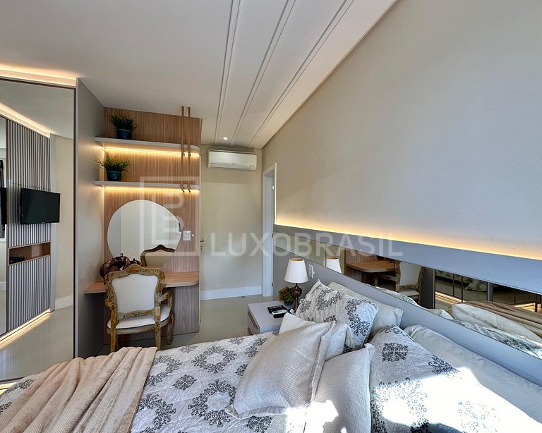 LB – RS800 Cinematic Penthouse with Ocean View for Sale – RS