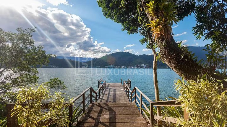 Ilha Privativa para Aluguel em Angra dos Reis – 9 Suítes