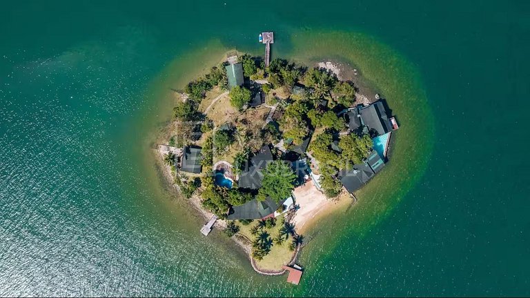 Ilha Privativa para Aluguel em Angra dos Reis – 9 Suítes