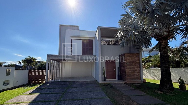 LB - SC802 Casa de 3 Dormitorios en Venta – Florianópolis