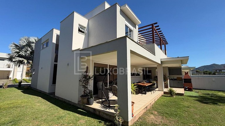 LB - SC802 Casa de 3 Dormitorios en Venta – Florianópolis