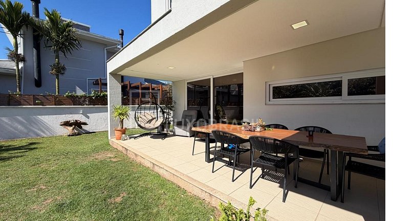 Casa em Condomínio no Campeche à Venda – 3 Suítes