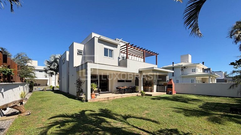 LB - SC802 Casa de 3 Dormitorios en Venta – Florianópolis