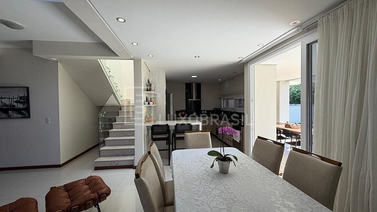 LB - SC802 3-Bedroom House for Sale – Florianópolis