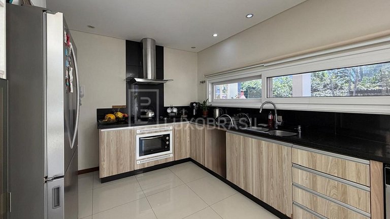 LB - SC802 3-Bedroom House for Sale – Florianópolis