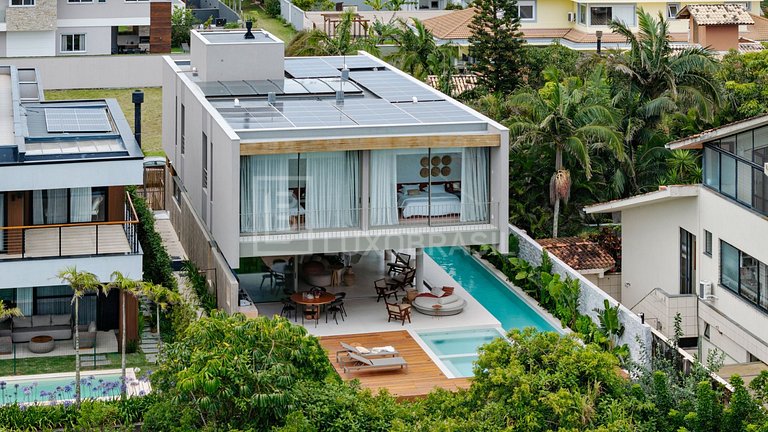 Casa Frente Mar para Temporada em Florianópolis – Stone Hill