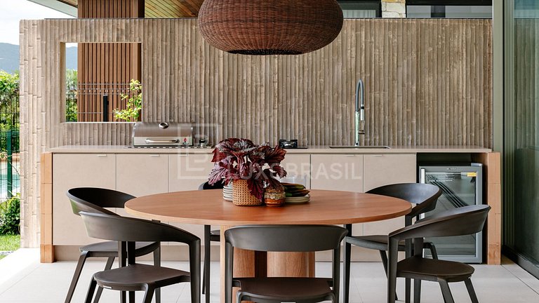 Casa Frente Mar para Temporada em Florianópolis – Stone Hill