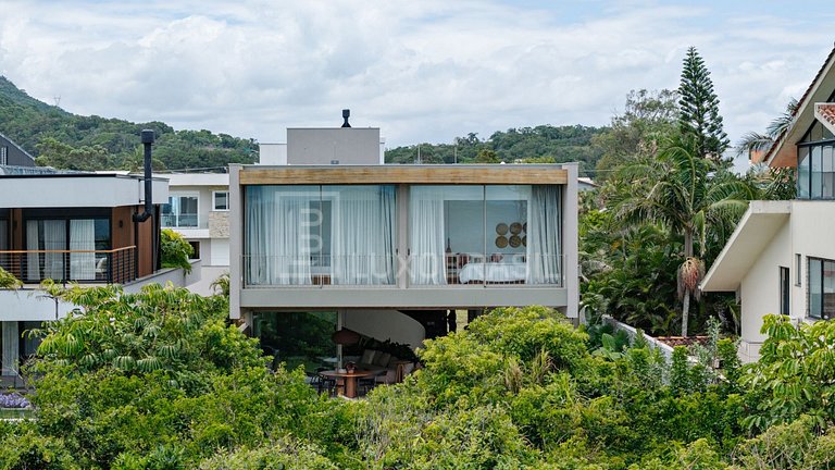 Casa Frente Mar para Temporada em Florianópolis – Stone Hill