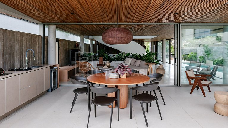 Casa Frente Mar para Temporada em Florianópolis – Stone Hill