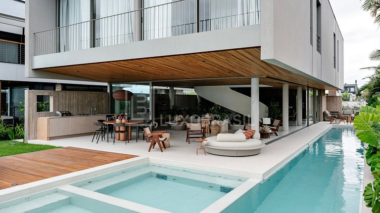 LB - SC01 Eubá House Vacation Rental