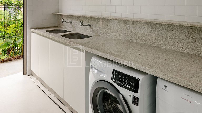 LB - SC01 Eubá House Vacation Rental