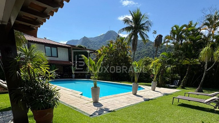 LB – RJ152 Casa Mirante do Cristo Day Use • Film & Photo Pro