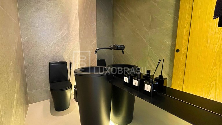 LB - RJ946 WaterWays Penthouse For Sale