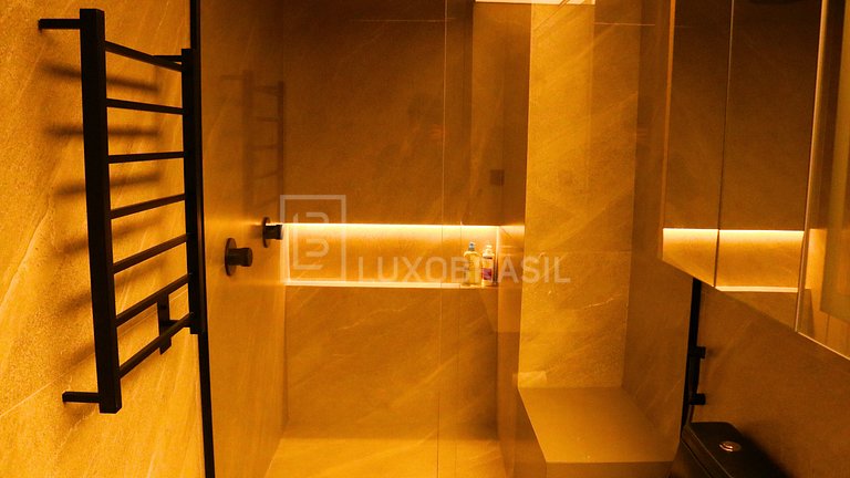 LB - RJ946 WaterWays Penthouse For Sale