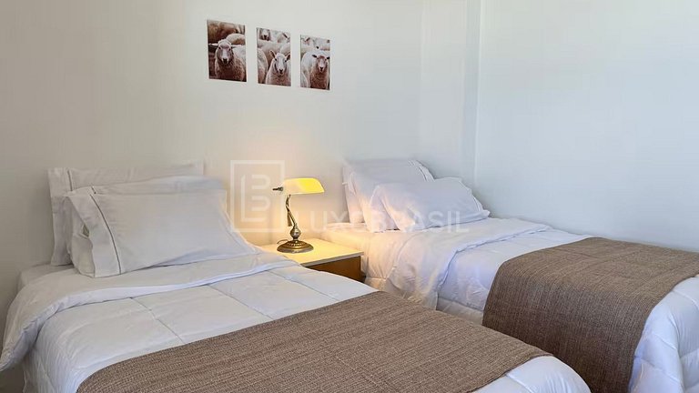 LB - RJ34 Seaview La Reserve Vacation Rental