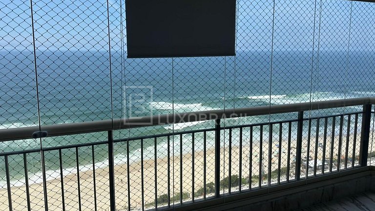 LB - RJ88 Golden Coast Triplex Vacation Rental