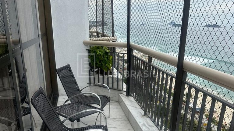 Cobertura Triplex na Barra da Tijuca com Piscina