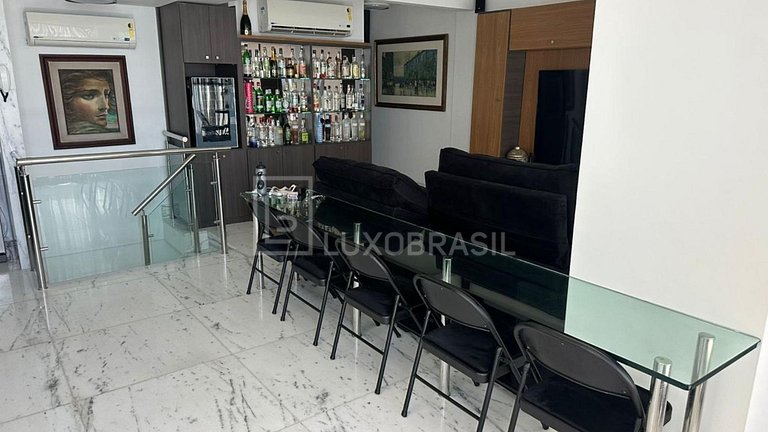 LB - RJ88 Golden Coast Triplex Vacation Rental