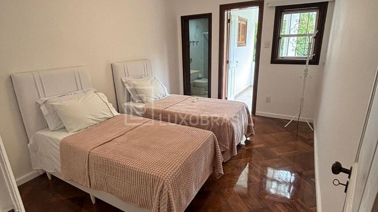 LB - RJ21 Alto da Boa Vista House for Events, Photos and Pub