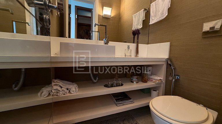 LB - RJ864 4-Suite Apartment for Sale on Av. do Pepê | 262 m