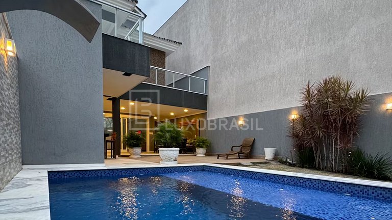 LB - RJ135 Tropical Mansion Vacation Rental