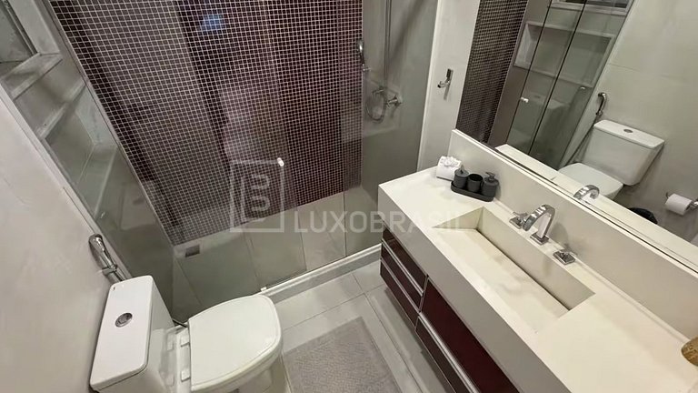 LB - RJ135 Tropical Mansion Vacation Rental