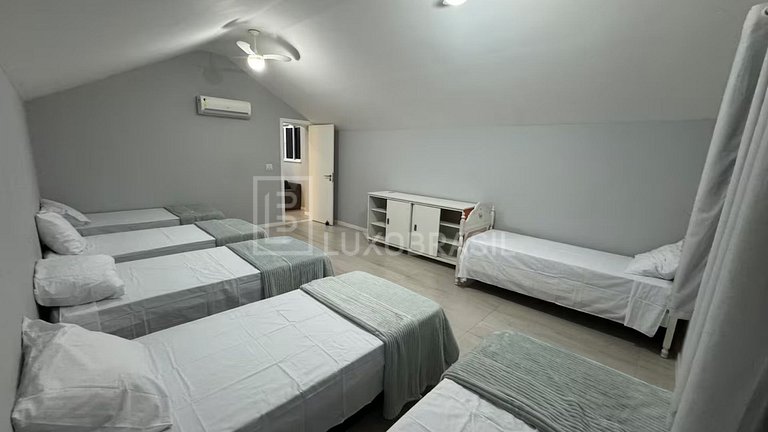 LB - RJ99 Tropical Mansion Vacation Rental