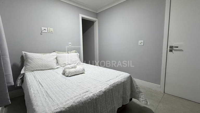 LB - RJ135 Tropical Mansion Vacation Rental