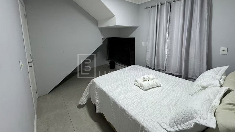 LB - RJ135 Tropical Mansion Vacation Rental