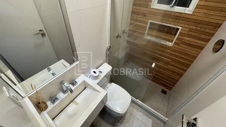 LB - RJ135 Tropical Mansion Vacation Rental