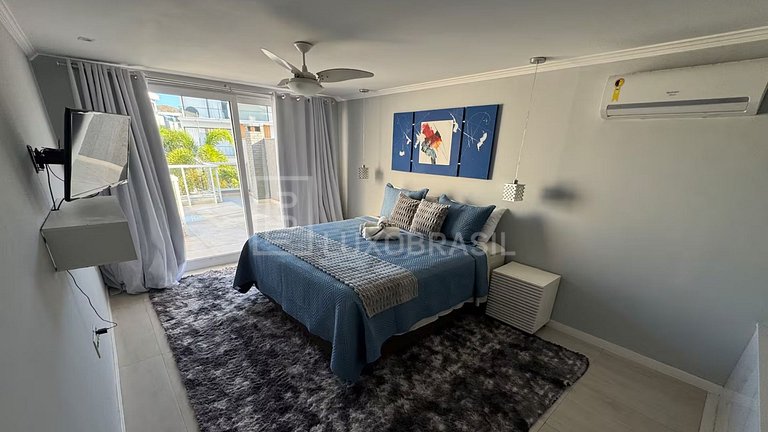 LB - RJ135 Tropical Mansion Vacation Rental