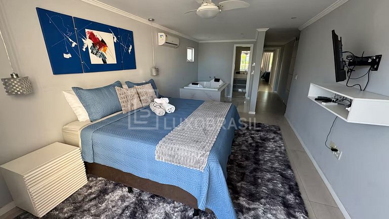 LB - RJ135 Tropical Mansion Vacation Rental