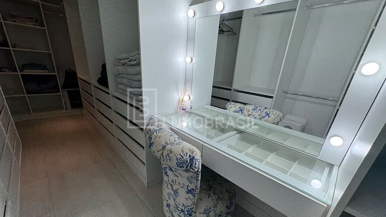 LB - RJ135 Tropical Mansion Vacation Rental