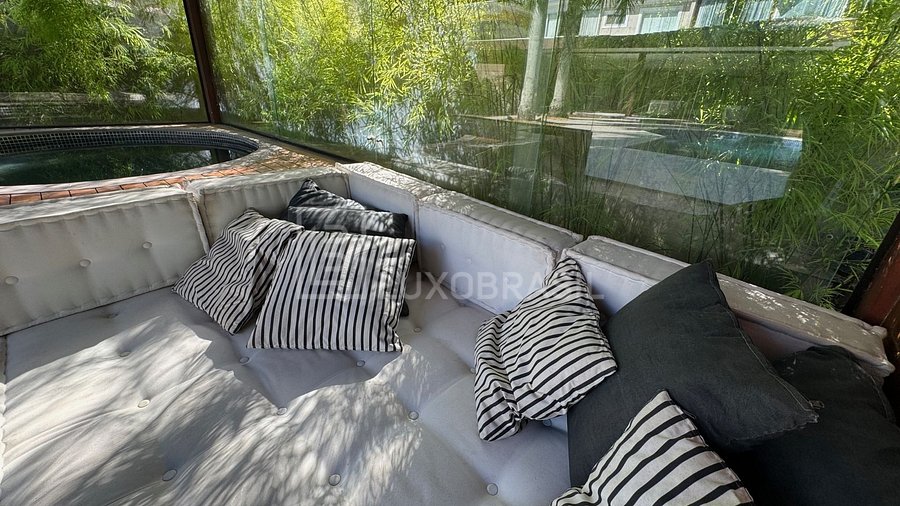 Lounge externo com almofadas