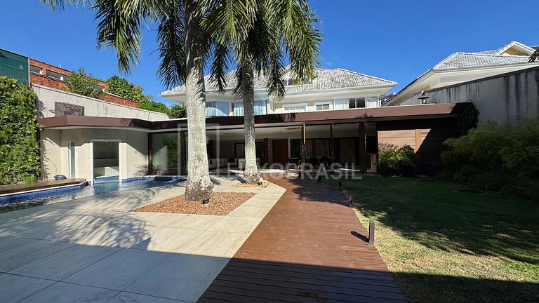 LB - RJ954 Casa en Condominio Santa Helena 04 Suites en Vent