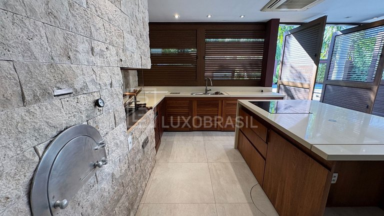 LB - RJ954 Casa en Condominio Santa Helena 04 Suites en Vent