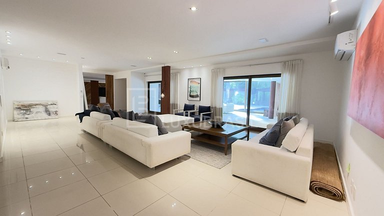 LB - RJ954 Santa Helena Gated Community House 04 Suites For