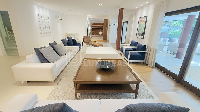 LB - RJ954 Casa en Condominio Santa Helena 04 Suites en Vent