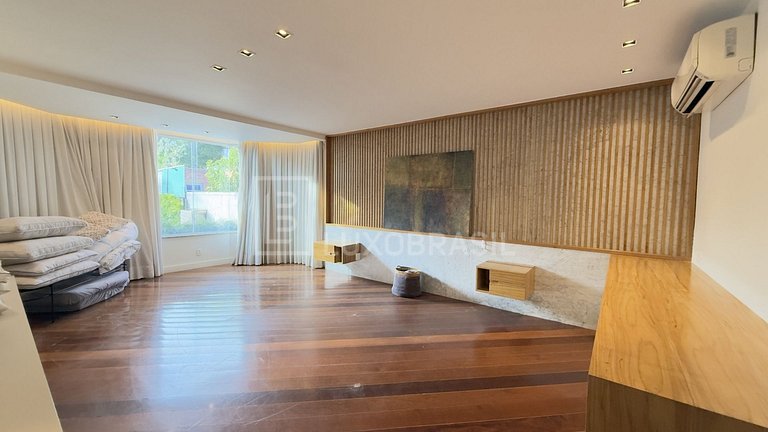 LB - RJ954 Casa en Condominio Santa Helena 04 Suites en Vent