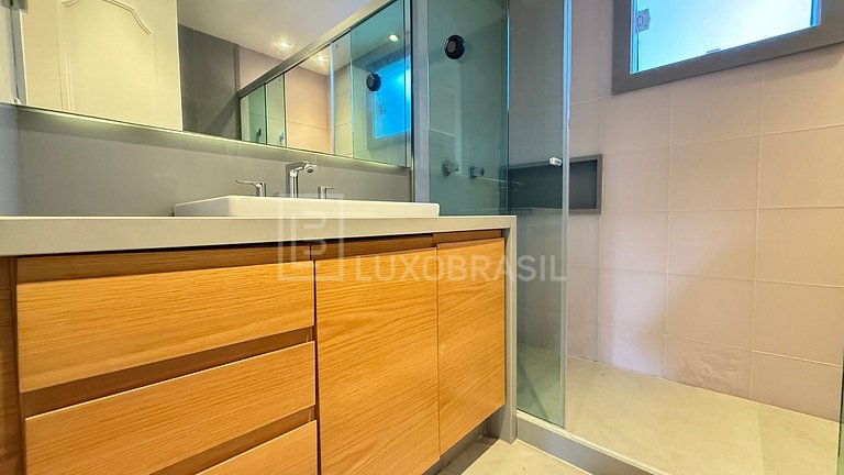 LB - RJ954 Santa Helena Gated Community House 04 Suites For