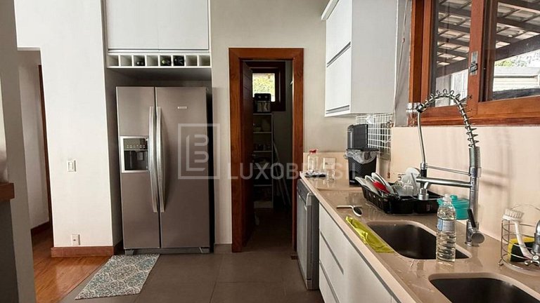 LB - PET801 Luxury House in Bela Vista Condominium with Pano