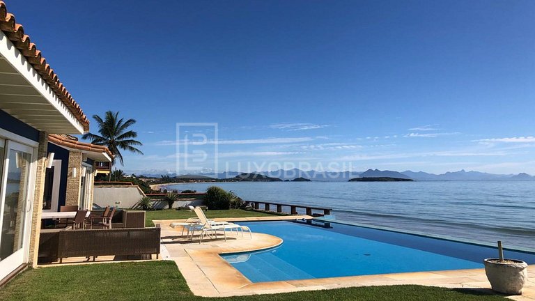 LB - BZ25 Villa Real Beachfront Manguinhos Vacation Rental