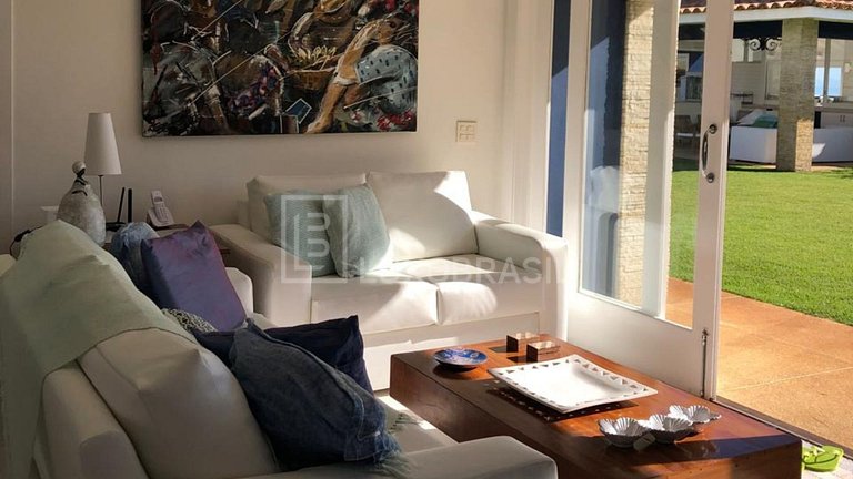 LB - BZ25 Villa Real Beachfront Manguinhos Vacation Rental