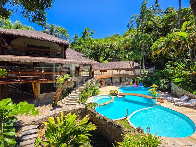 LB - MAN04 Mansion with 8 Suites for Sale, 1,700 m² – Mangar