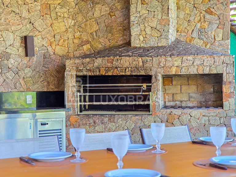 LB - MAN04 Mansion with 8 Suites for Sale, 1,700 m² – Mangar