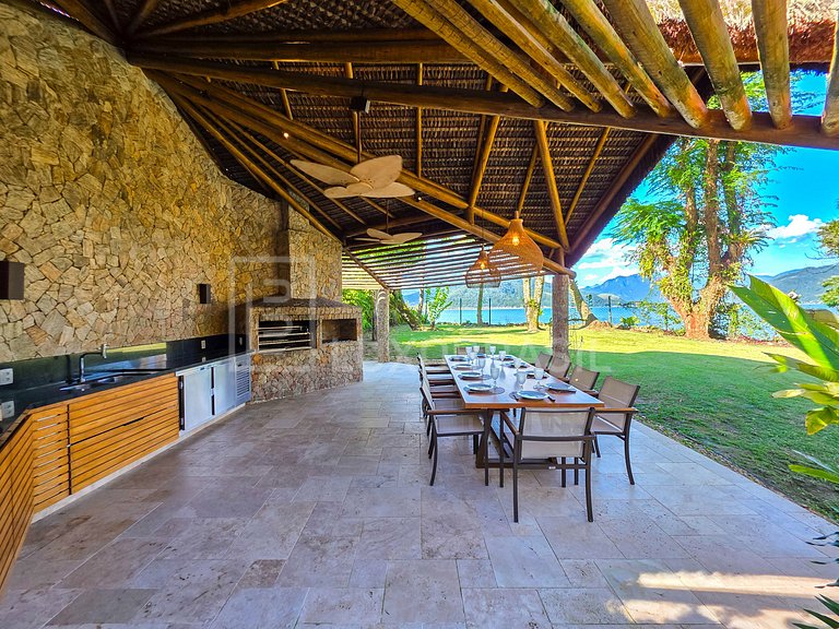 LB - MAN04 Mansion with 8 Suites for Sale, 1,700 m² – Mangar