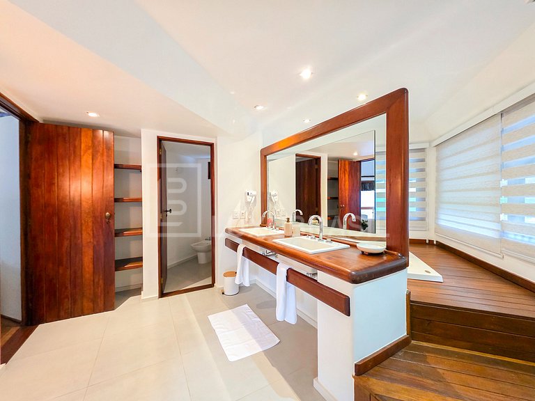 LB - MAN04 Mansion with 8 Suites for Sale, 1,700 m² – Mangar