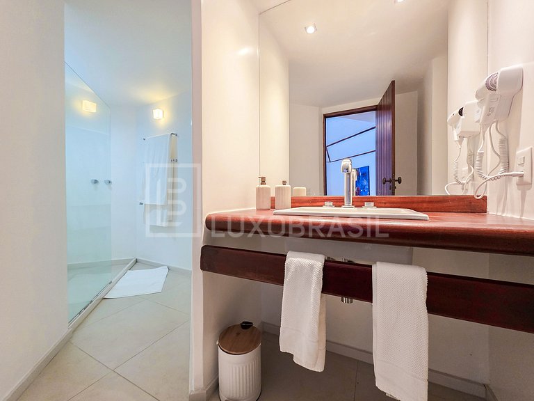 LB - MAN04 Mansión con 8 Suites en Venta, 1.700 m² – Mangara