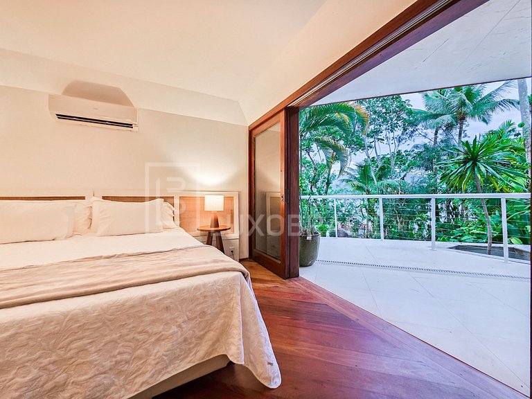 LB - MAN04 Mansion with 8 Suites for Sale, 1,700 m² – Mangar