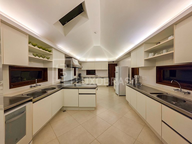 LB - MAN04 Mansión con 8 Suites en Venta, 1.700 m² – Mangara